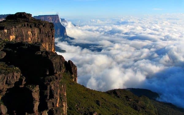 Vertical wall and flat summit of the Roraima tepui
